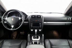 Porsche Cayenne Platinum Facelift ATM 3.0 TDI 176kW (5 фото из 8)