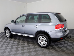 Volkswagen Touareg Highline ATM 4.9 V10 TDI 230kW (4 foto / 8)