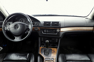 BMW 525 Sportpakett Facelift ATM 2.5 D 120kW (5 foto / 7)