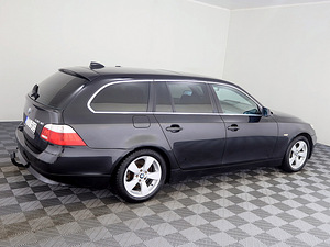 BMW 530 xDrive Executive ATM 3.0 XD 170kW (3 foto / 9)