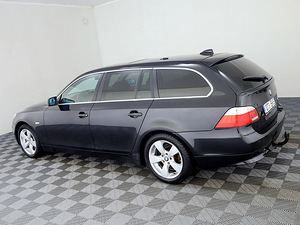 BMW 530 xDrive Executive ATM 3.0 XD 170kW (4 foto / 9)