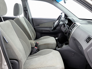 Hyundai Tucson Comfort 4x4 2.0 104kW (6 foto / 9)