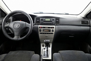Toyota Corolla Linea Sol Facelift ATM 1.6 81kW (5 foto / 8)