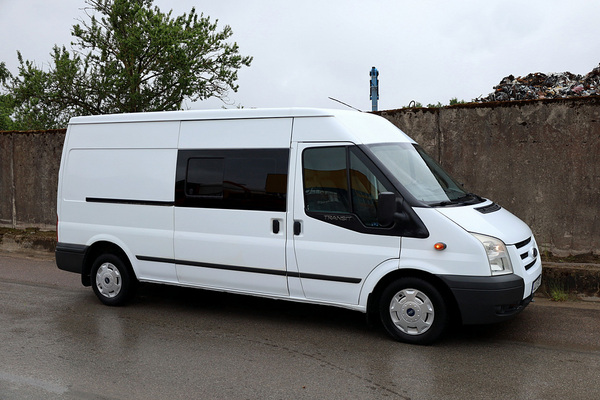 Ford Transit 300L Van 2.2 TDCi 103kW