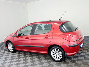 Peugeot 308 Elegance ATM 1.6 88kW (4 foto / 7)