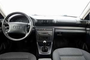 Audi A4 Sportline 1.8 92kW (5 foto / 7)