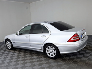 Mercedes-Benz C 220 Elegance Facelift ATM 2.1 CDI 110kW (4 foto / 8)