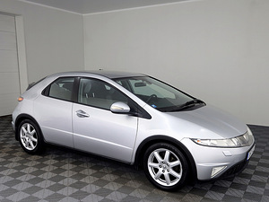 Honda Civic Elegance ATM 1.8 103kW (1 фото из 7)