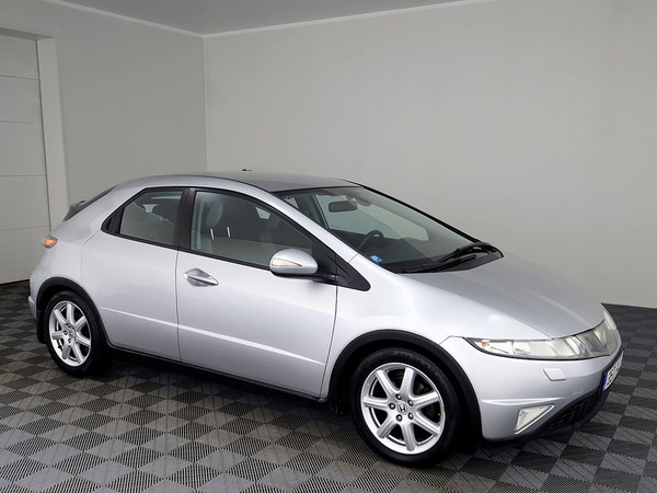 Honda Civic Elegance ATM 1.8 103kW
