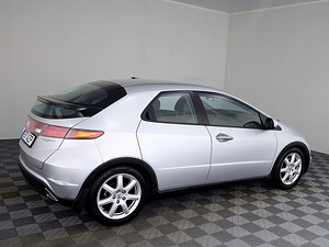 Honda Civic Elegance ATM 1.8 103kW (3 фото из 7)