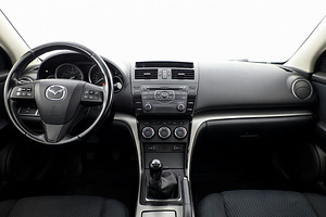 Mazda 6 Elegance Facelift 2.0 114kW (5 foto / 7)