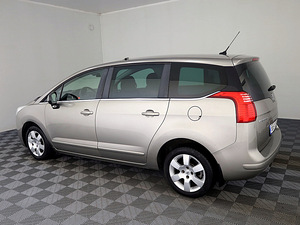 Peugeot 5008 Elegance 1.6 115kW (4 фото из 7)