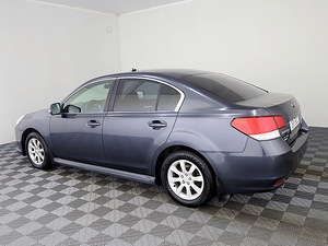 Subaru Legacy Comfort AWD 2.0 D 110kW (4 фото из 7)