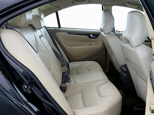 Volvo S60 Summum 2.4 D5 120kW (7 foto / 7)
