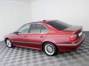BMW 523 Business 2.5 125kW (4 фото из 7)