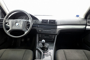 BMW 523 Business 2.5 125kW (5 фото из 7)