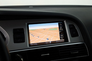 Audi A6 Comfortline Facelift ATM 2.0 TDI 120kW (9 foto / 9)