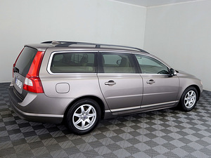 Volvo V70 Summum Facelift 1.6 D4 80kW (3 foto / 7)