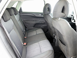 Citroen C4 Facelift 1.6 HDi 68kW (7 фото из 8)