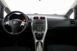 Toyota Auris Linea Sol 2.0 D-CAT 93kW (5 foto / 8)