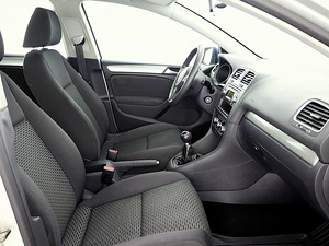 Volkswagen Golf Comfortline 1.6 75kW (6 foto / 7)