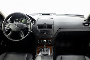 Mercedes-Benz C 220 Avantgarde ATM 2.1 CDI 125kW (5 foto / 7)