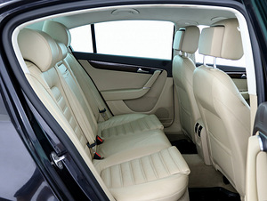 Volkswagen Passat Highline Facelift ATM 2.0 155kW (7 foto / 7)