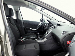 Peugeot 308 Elgance Facelift 1.6 HDi 68kW (6 foto / 6)