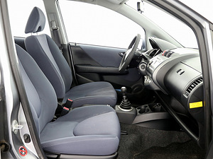 Honda Jazz Elegance Facelift 1.3 61kW (6 foto / 7)