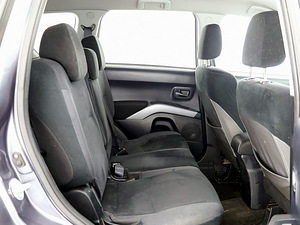 Mitsubishi Outlander Comfort 4x4 2.0 DI-D 103kW (7 foto / 8)
