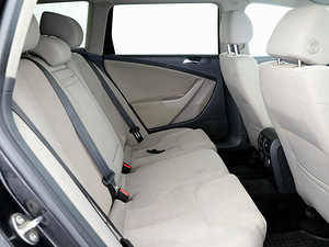 Volkswagen Passat Comfortline 2.0 110kW (7 фото из 7)