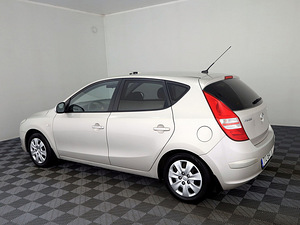 Hyundai i30 Elegance 1.6 90kW (4 foto / 7)