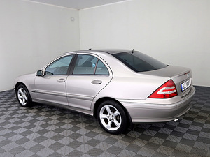 Mercedes-Benz C 200 Avantgarde ATM 1.8 Kompressor 120kW (4 foto / 7)