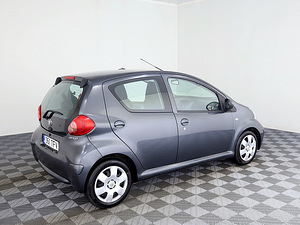 Toyota Aygo Linea Sol A-C 1.0 50kW (3 foto / 8)