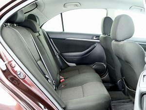 Toyota Avensis Linea Sol Facelift 1.8 95kW (7 фото из 8)