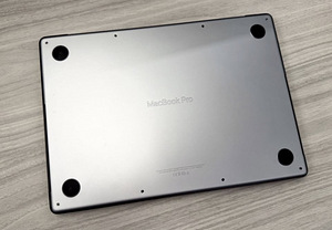 Macbook Pro 2021 // M1 PRO // 16GB // 512GB (2 foto / 7)