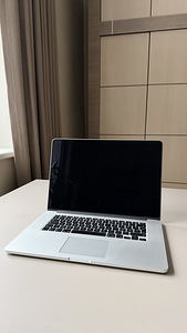 MacBook Pro 15´´, i7, 500GB SSD, 16GB RAM, Retina (2014) (3 foto / 10)