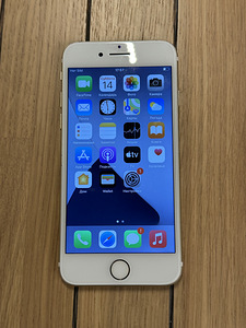 iPhone 7 (2 foto / 8)
