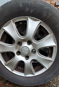 Литые диски Mazda 15" с летними шинами Bridgestone (2 фото из 5)