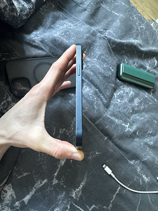 Telefon 13, 126 GB (3 foto / 9)