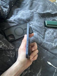 Telefon 13, 126 GB (5 foto / 9)