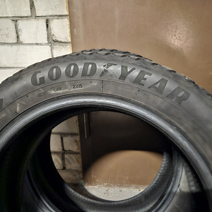 215/55/R17 Talve rehv.Good Year. 6mm (2 foto / 4)