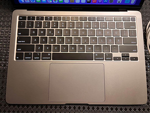 Apple Macbook Air 2020 M1 256GB (8 foto / 10)