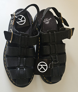 Dr. Martens (3 foto / 3)