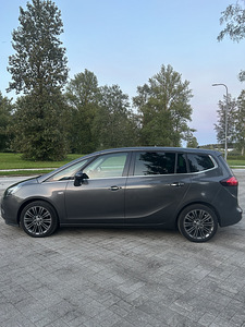 Opel zafira tourer (7 foto / 15)
