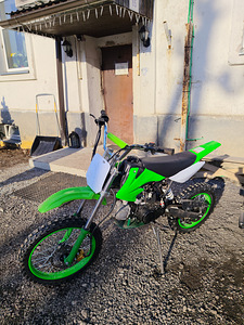 Кроссовый мотоцикл 125cc (6 фото из 6)