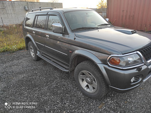 Mitsubishi pajero sport (3 foto / 6)