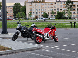 Honda VFR 750 93a. 72kW 49000 km (1 foto / 6)