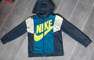 Nike ,137-147 (2 фото из 5)