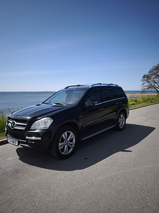 Mercedes-Benz GL 350 (2 foto / 14)